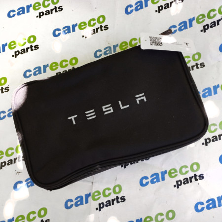 Сумка для фаркопа Tesla Model Y